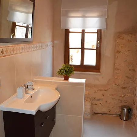Apartment Amoureux: Gourmet Paradise With Wine & Meat Tasting *